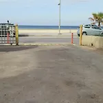 公寓 Patheaven Seafront 罗希姆诺